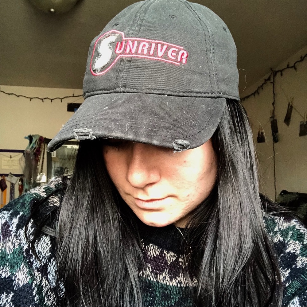 black baseball cap